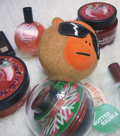 Κάνοντας Unboxing με Χριστουγεννιάτικο Mood με την The Body Shop |&nbsp;#SHOPPING
