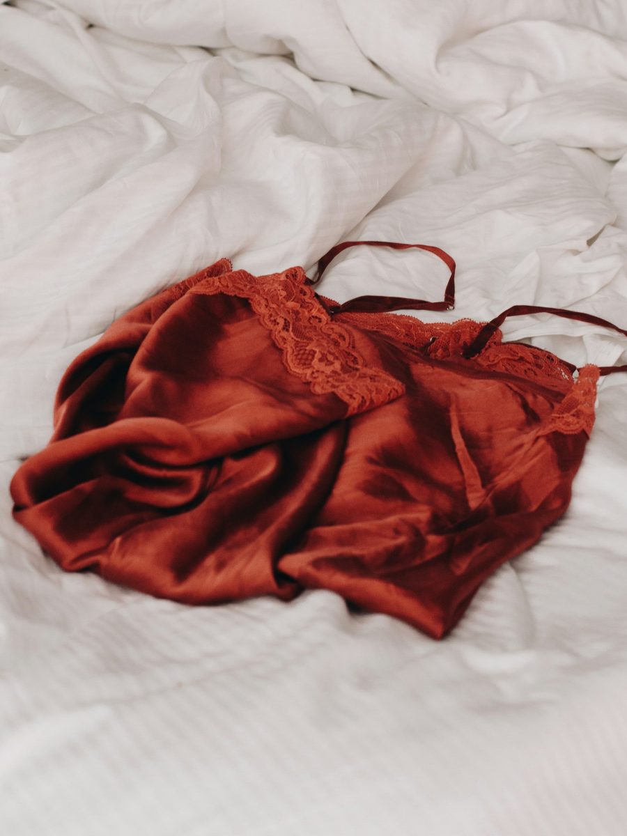 5 Παντελόνια να Φορέσεις το αγαπημένο σου Lingerie Top. |&nbsp;#Shopping