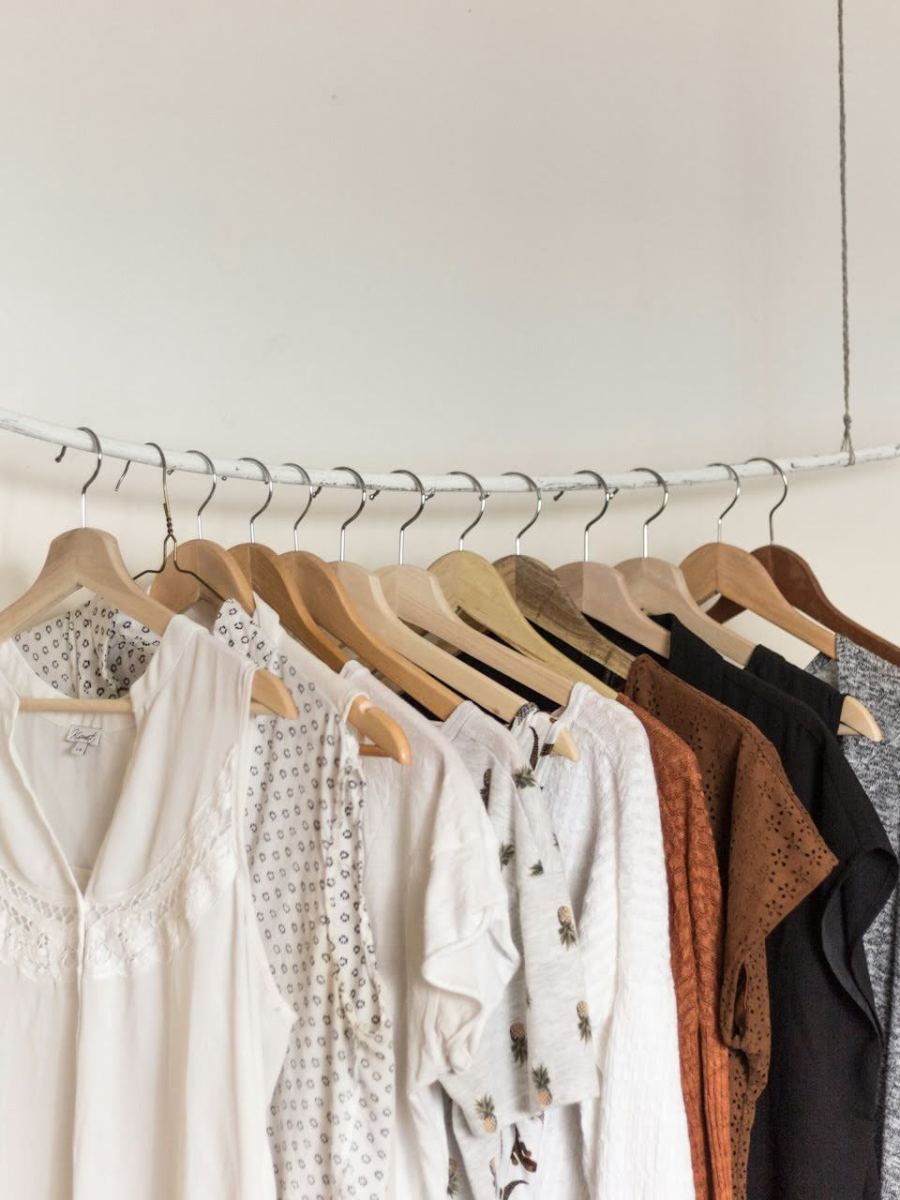 Minimal Summer Wardrobe: 12 κομμάτια για να δείχνεις πάντα stylish. |&nbsp;OOTDs